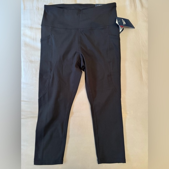 NWT Reebok Capri’s size L - Picture 1 of 3